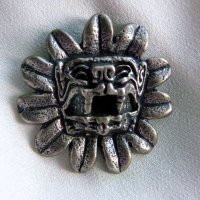 Голям сребърен мексикански медальон с Кукулкан-кървавият бог на маите "пернатата змия", снимка 2 - Колиета, медальони, синджири - 43058216