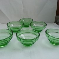 Стъклени купички зелено стъкло , снимка 1 - Антикварни и старинни предмети - 34804553