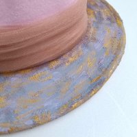 Дамска шапка федора , ръчно декорирана, снимка 3 - Шапки - 44015820