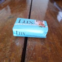 Стар сапун Lux #3, снимка 1 - Други ценни предмети - 40086095