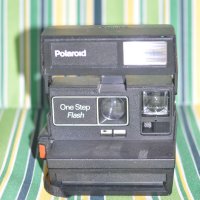 Фотоапарат за моментални снимки Polaroid One Step Flash, снимка 1 - Фотоапарати - 43046016