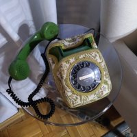 Ретро тапициран телефон, снимка 3 - Антикварни и старинни предмети - 27429885