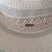 Оригинална дамска шапка BARTS, снимка 15 - Шапки - 40860436