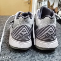 Страхотни маратонки Nike Kyrie 5 , снимка 7 - Маратонки - 35202298