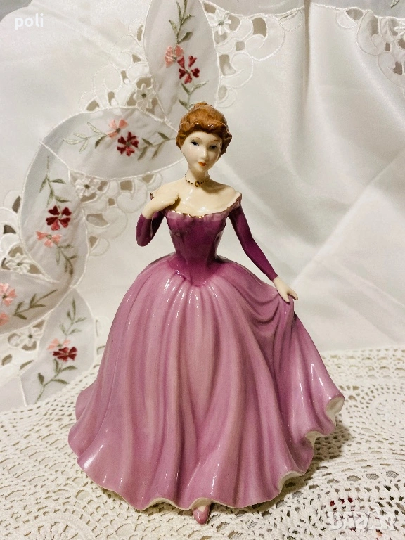 порцеланова статуетка , снимка 1