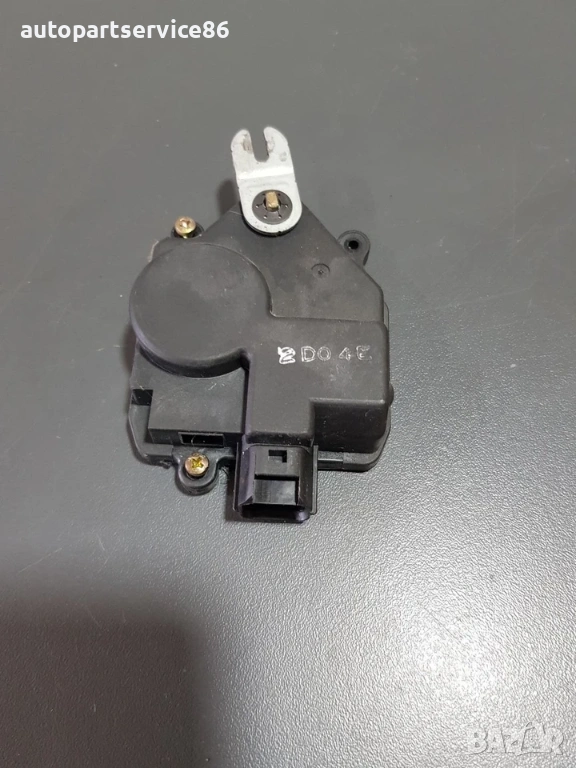 Актуатор на бравата на задната дясна врата за KIA Carnival 2.9 CRDi (2002–2010), снимка 1