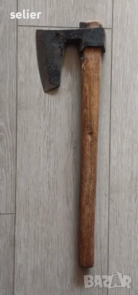 Продавам стара брадва Има някакъв печат,но не мога да го разчета Цена:50лв, снимка 1