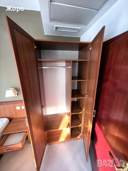 Продаваме двукрилни гардероби, снимка 1