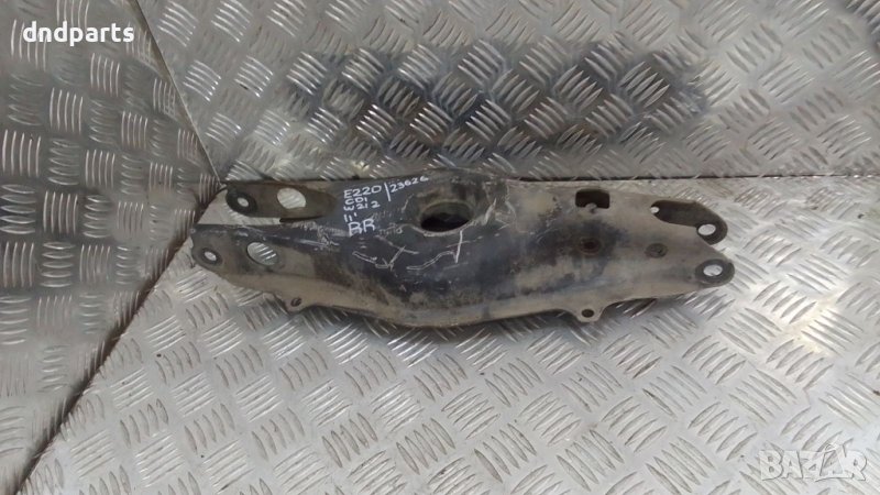 Носач Mercedes E220 CDI W212 2011г.(заден десен)	, снимка 1