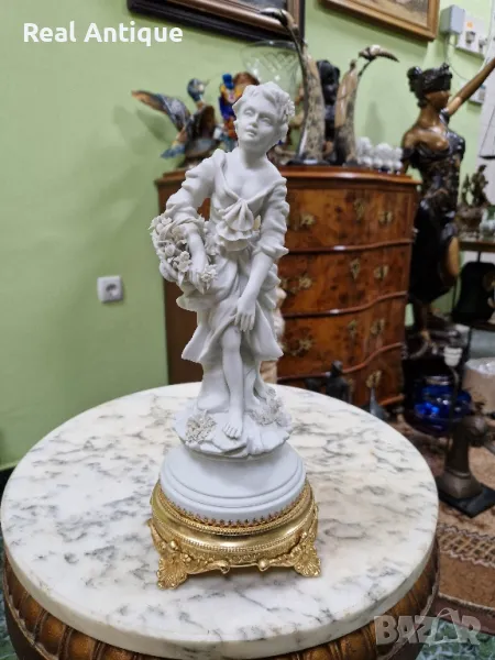 Страхотна антикварна колекционерска италианска порцеланова фигура статуетка Capodimonte , снимка 1
