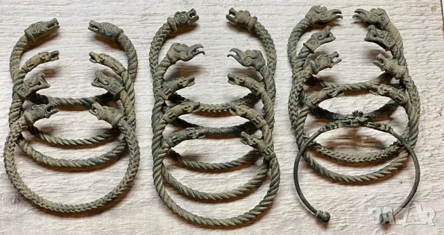 Бюстове и гривни от чист бронз с хубава патина, снимка 3 - Други ценни предмети - 48354075