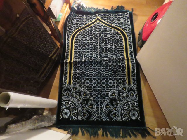 турско молитвено килимче, килимче за молитва  Намаз тъмнозелен фон с красиви златни флорални мотиви