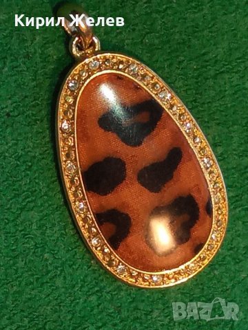 AVON ПОЗЛАТЕН МАРКОВ МОДЕН МЕДАЛЬОН ЕЙВЪН ЛЕОПАРДОВА ОКРАСКА 21100