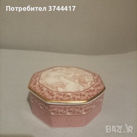  Красива Винтаж WEDGWOOD VENUS "любов" кутия за дрънкулки от костен порцелан+капак рядка находка , снимка 2 - Колекции - 43676871