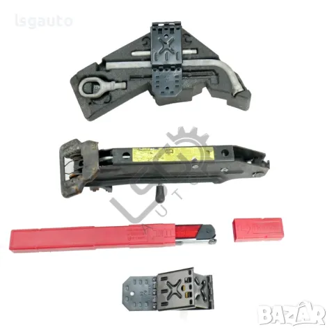 Комплект крик, ключ за гуми, кука за теглене, стойка за гуми и ав. триъгълник Volkswagen Touareg I (