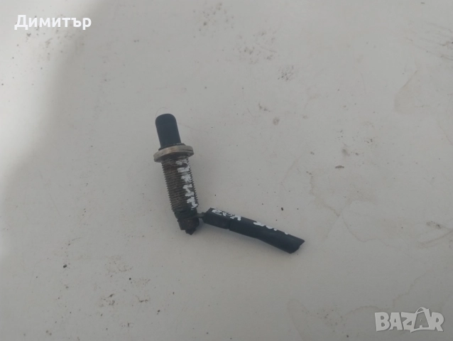 Бутон Отворен Преден Капак За Нисан Примера 1991г / Nissan Primera 1991y