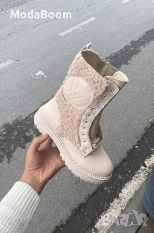 💯НОВО💯 Louis Vuitton уникални дамски зимни боти🤍, снимка 2 - Дамски боти - 43445736