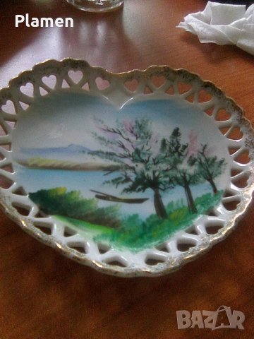 Стара порцеланова изрисувана китайска чинийка