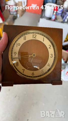 Часовник, работи. Навива се с ключе