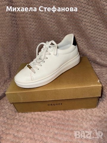 Дамски маратонки Cruyff