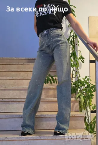 Дамски Меки И Еластични Дънки С Апликация От Нежни Камъни