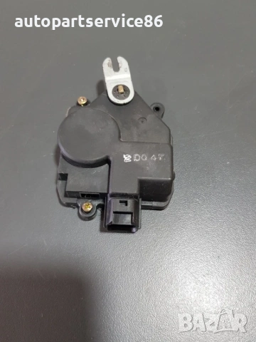 Актуатор на бравата на задната дясна врата за KIA Carnival 2.9 CRDi (2002–2010)