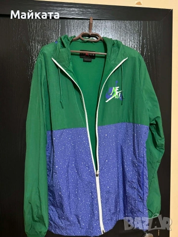 Уникална ветровка Nike air Jordan