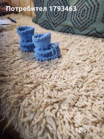 Ръчно плетени бебешки ботушки за бебе до 6 месеца, снимка 10 - Комплекти за бебе - 46466151