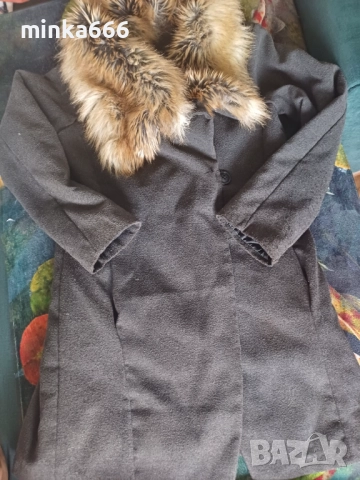 Дамско палто с яка