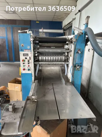 Машина за производство на Z-кърпи за ръце