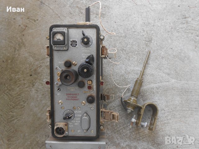 Радиостанция Р-105 М + Антена / СССР-военна-армейска /, снимка 2 - Антикварни и старинни предмети - 33682282