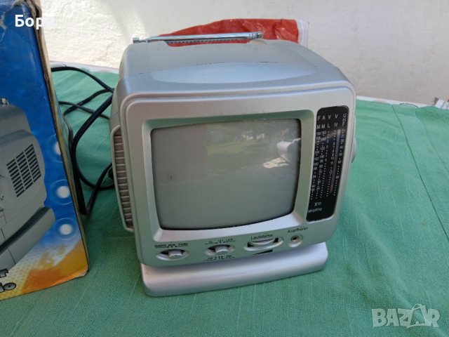 Стар телевизор с радио, снимка 2 - Радиокасетофони, транзистори - 36783551