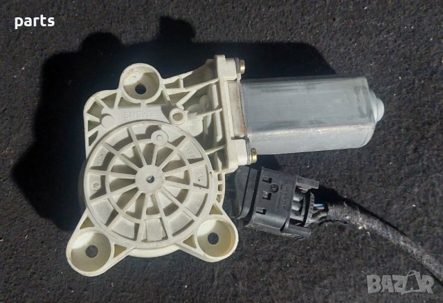 Машинка Предно Дясно Стъкло Мерцедес C класа W203 - A2037202446 - A2035403705 N, снимка 6 - Части - 43904960