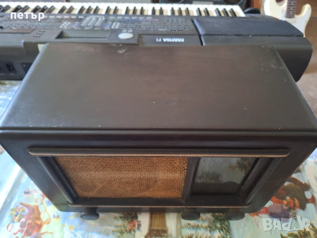 Старо бакелитено радио, снимка 4 - Антикварни и старинни предмети - 50917596