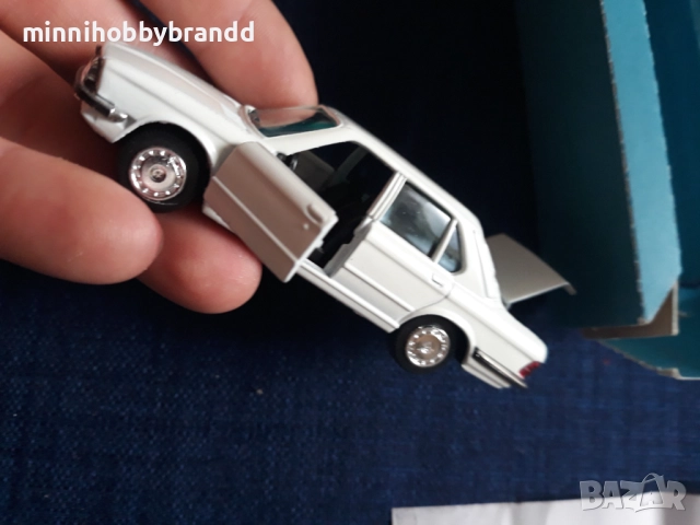 BMW  528 I 1.43 Serie Limitata La mini miniera, снимка 18 - Колекции - 51867814