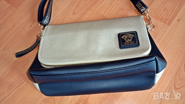 Versace оригинал, снимка 2 - Чанти - 53358194