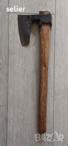 Продавам стара брадва Има някакъв печат,но не мога да го разчета Цена:50лв, снимка 1