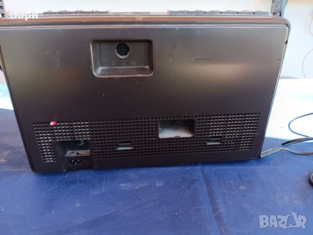 GRUNDIG RR 220 Радиокасетофон, снимка 10 - Радиокасетофони, транзистори - 44132353