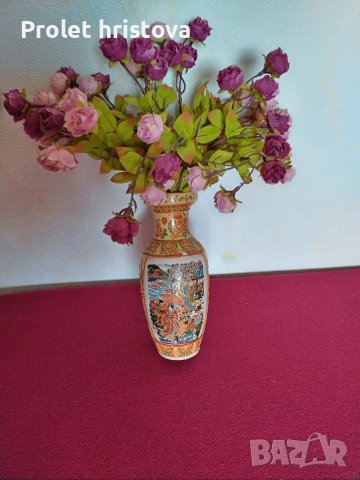 Две вази, различни по вид, с изкуствени цветя в Вази в гр. Плевен -  ID39608833 — Bazar.bg
