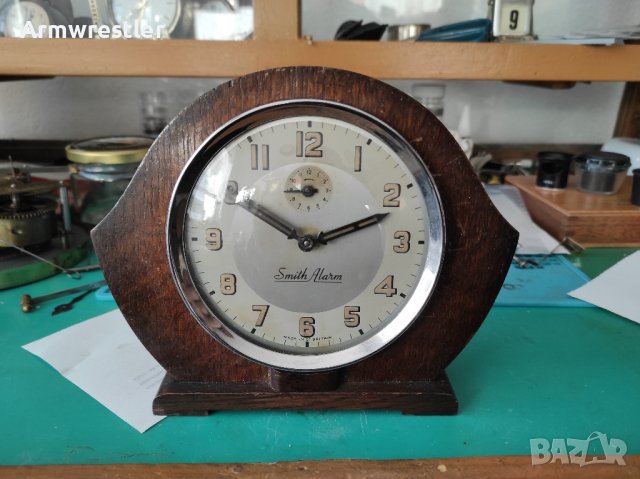 Ретро Английски Механичен Настолен Часовник Будилник Smith, снимка 1 - Антикварни и старинни предмети - 43502005