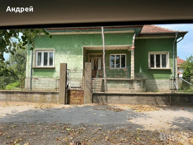 къща във село Гложене 