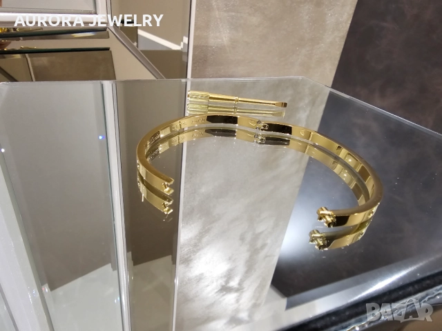 CARTIER Love Gold 10 Diamonds Small Model Гривна с Отверка, снимка 9 - Гривни - 52821378