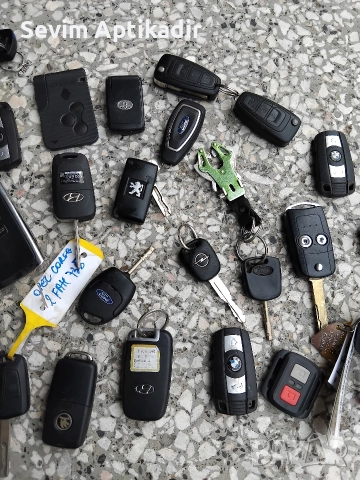 Ключове за различни модели автомобили , снимка 11 - Ключове - 51832498