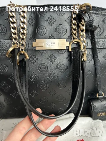 Чанта на Guess, снимка 12 - Чанти - 48482429