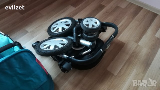 Много запазена бебешка/детска количка  Quinny Speedy комплект кошове и аксесоари, снимка 10 - Детски колички - 32615862