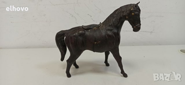 Фигура на кон с естествена кожа, снимка 2 - Антикварни и старинни предмети - 32930595