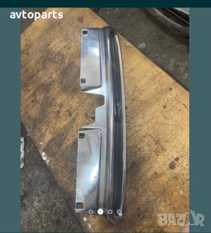 Subaru legacy 1998година Предна решетка