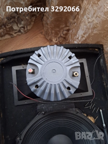 музика 2 15 инча и 2 бас каси и стъпало Behringer Km 1700, снимка 3 - Тонколони - 52659602