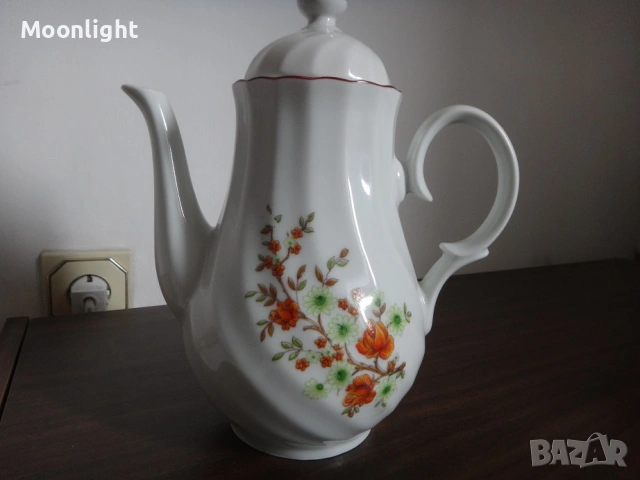 Български порцеланов чайник и латиера, снимка 6 - Сервизи - 53221522