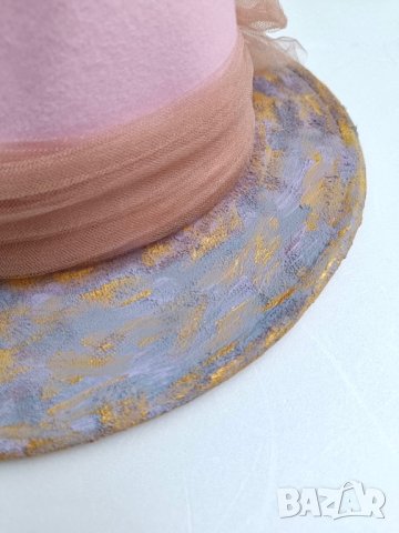 Дамска шапка федора , ръчно декорирана, снимка 3 - Шапки - 44015820